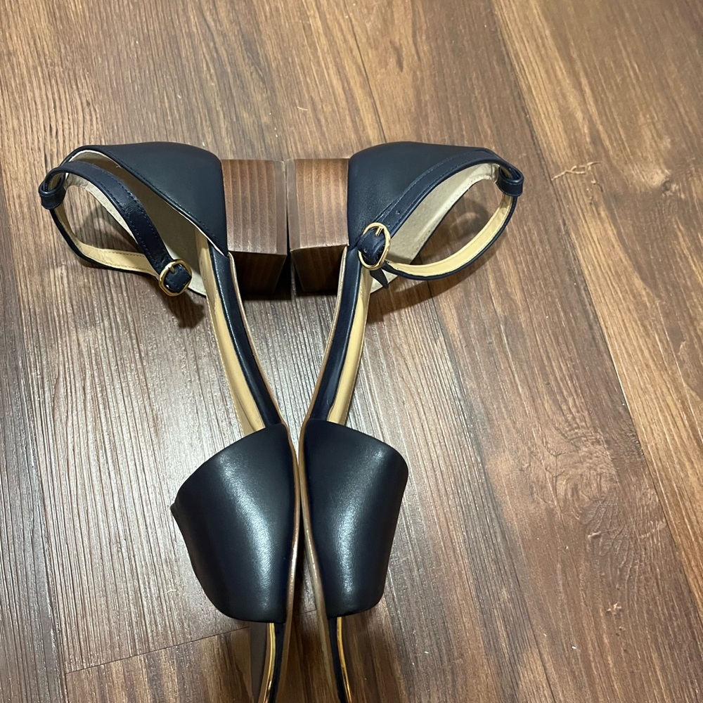 Talbots Navy Blue Sandals With Gold Toe Trim Size 9 M - Picture 4 of 8